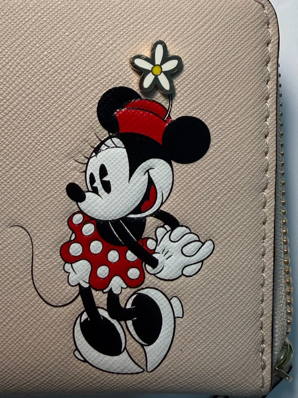 kate spade beige Minnie Mouse zip-around wallet